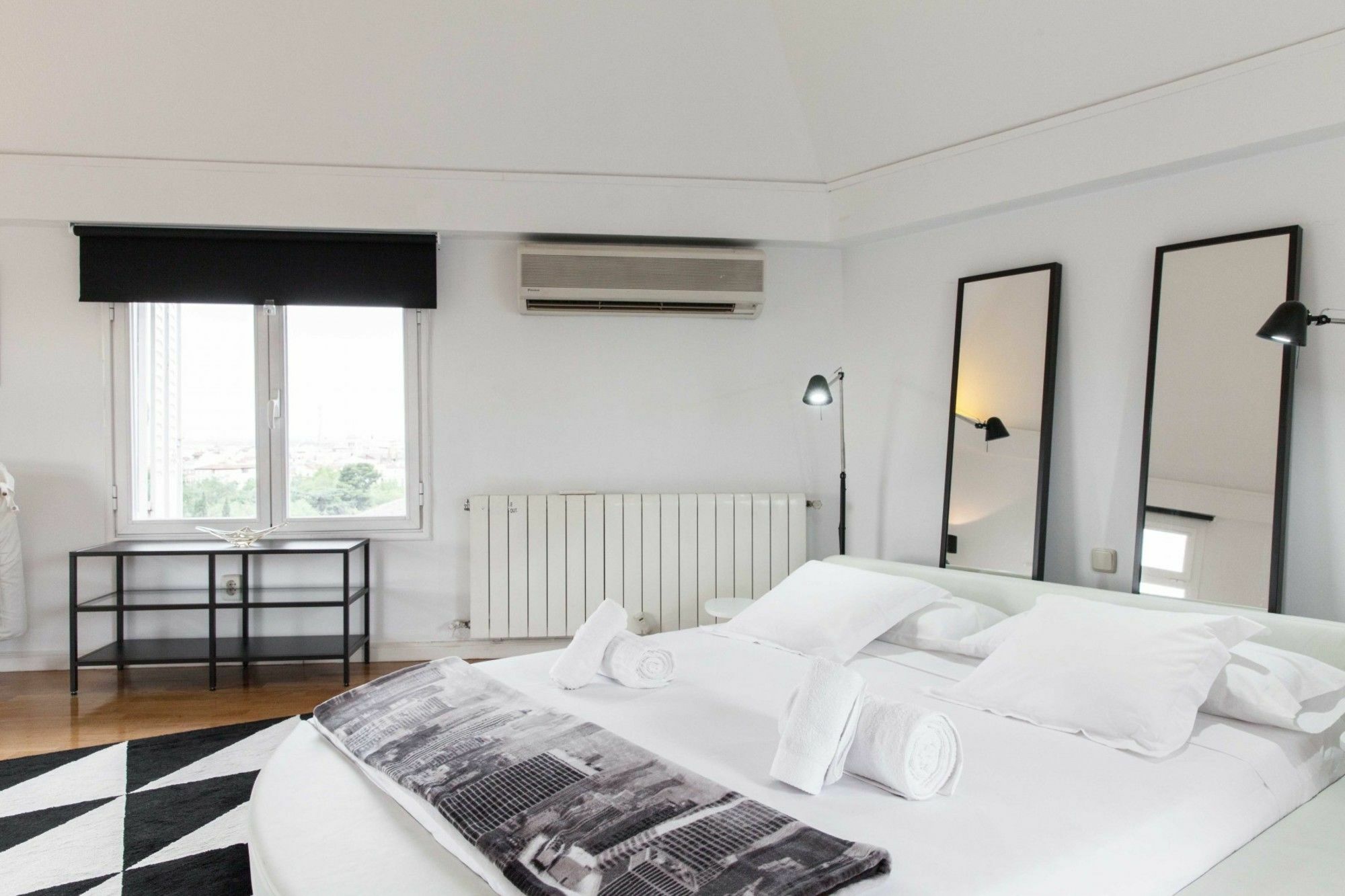 Luxury Penthouse Prado Museum Apartment Madrid